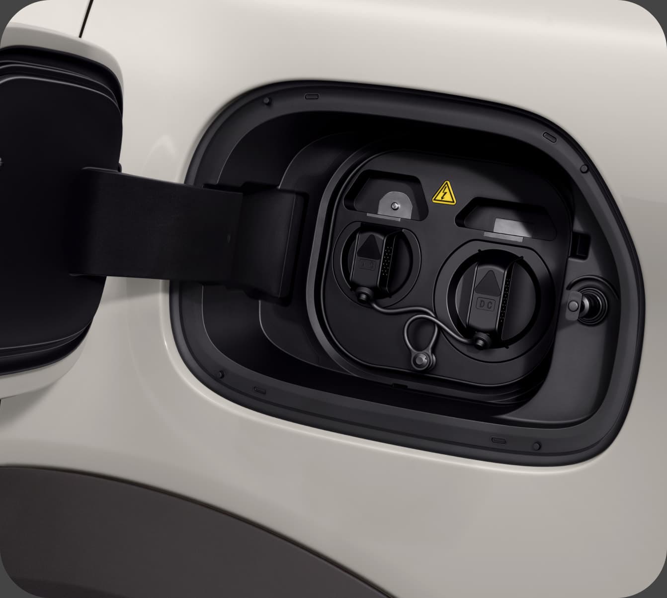 Chery Q DC charging port