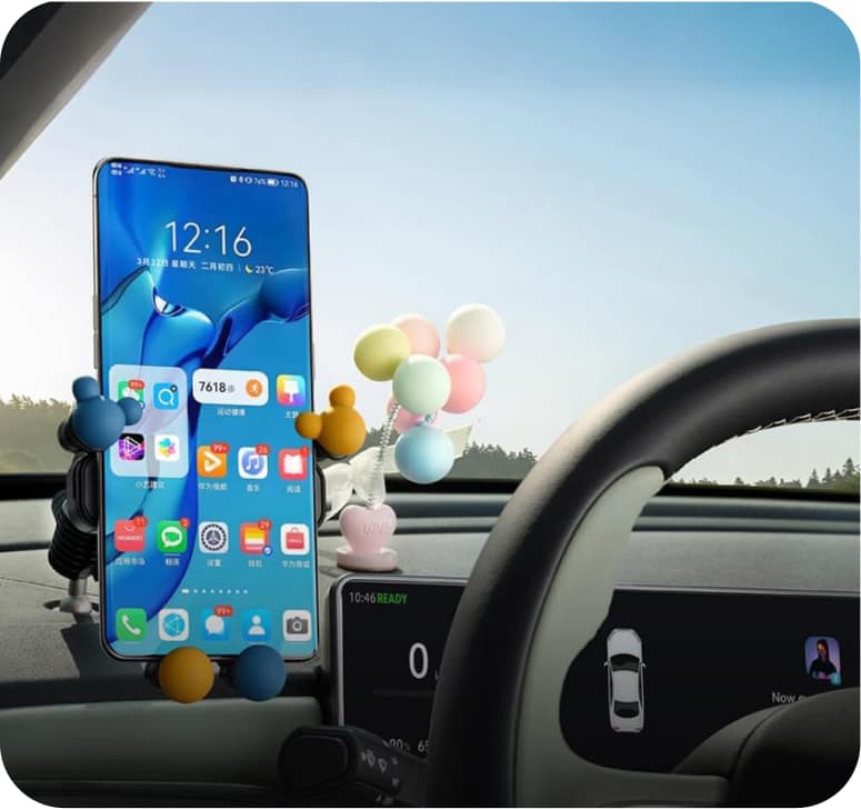 Phone mounted in the Chery Q cockpit